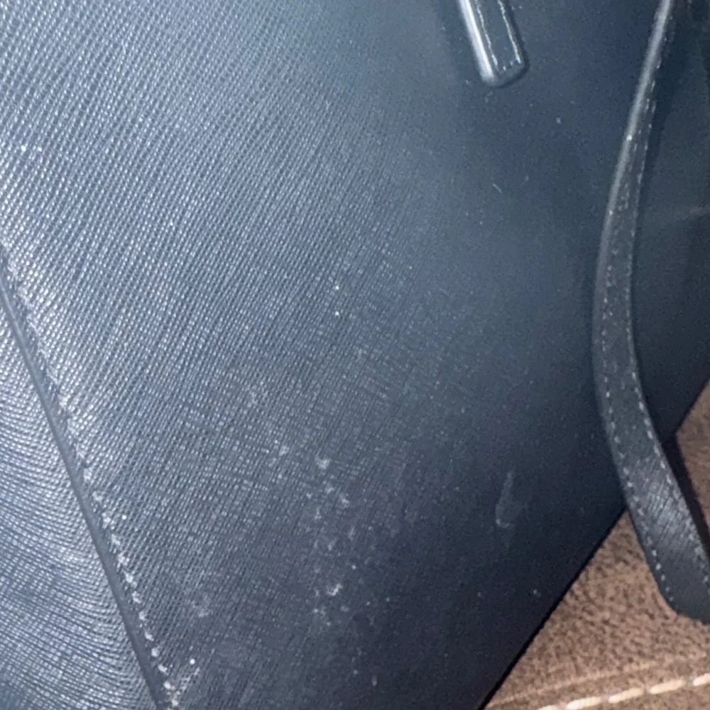 Michael Kors Jet set trade large leather  Black Tote with Gold Details - Picture 12 of 13